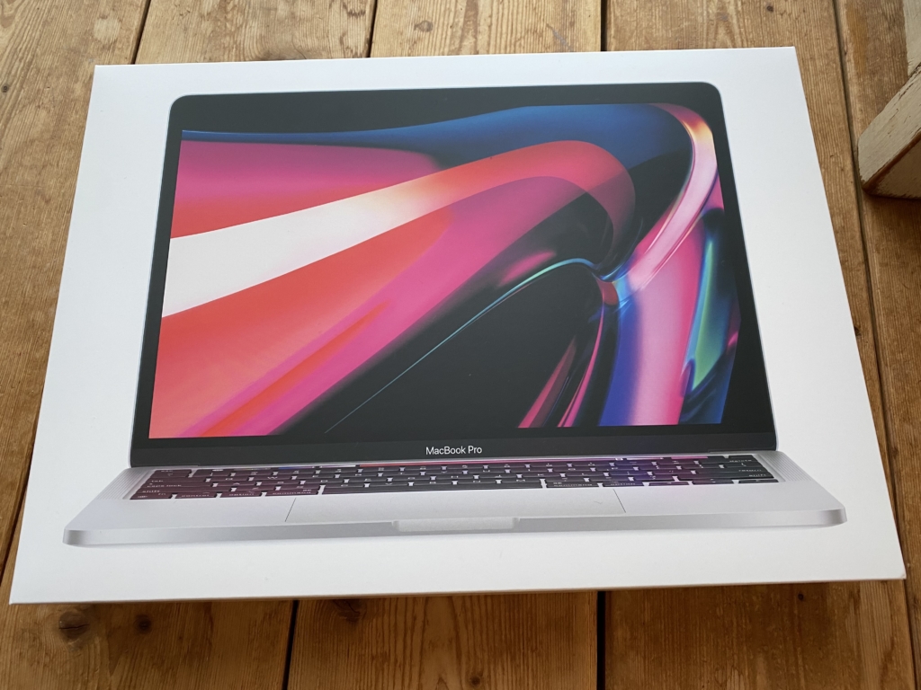 次女の大学進学に合わせて、MacBook Proを購入しました