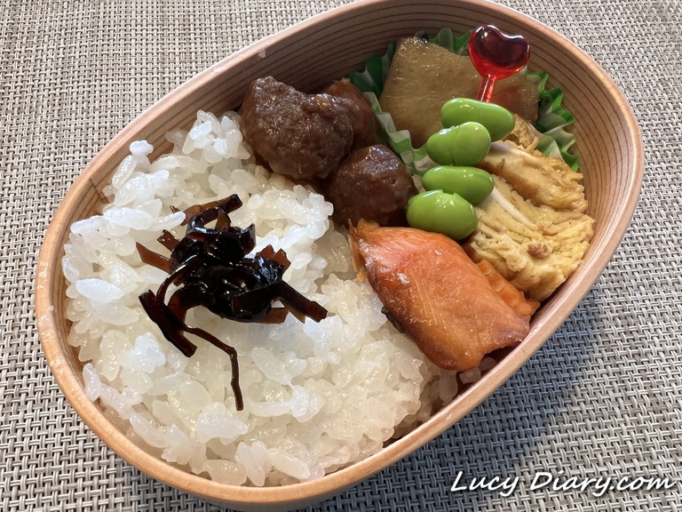 2022年6月17日は焼き魚（シャケ）弁当