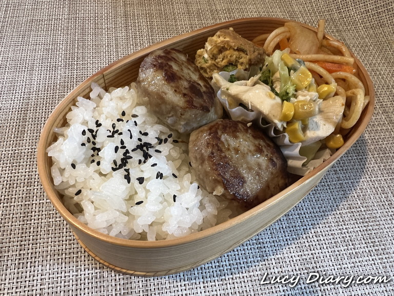 こちらにはササミとブロッコリーのチーズ焼き入り