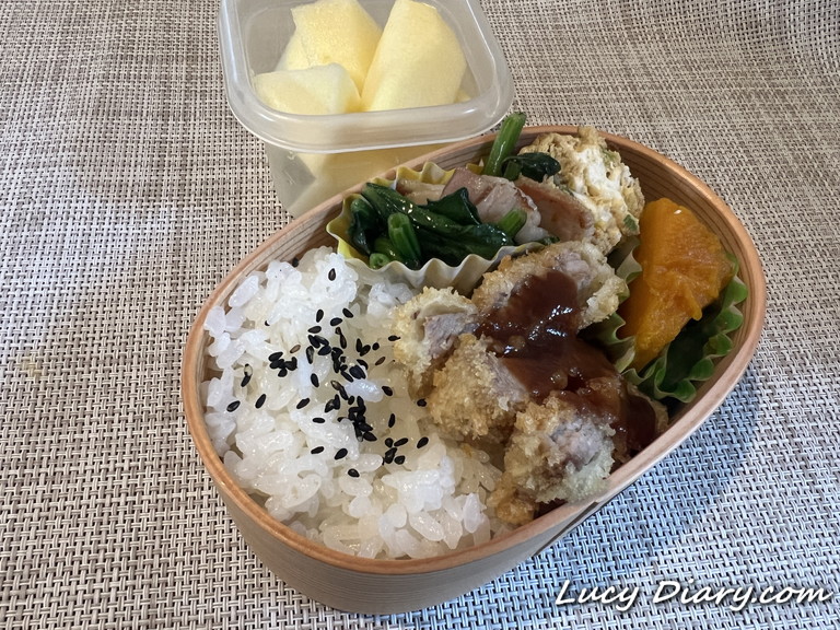 今日はとんかつ弁当