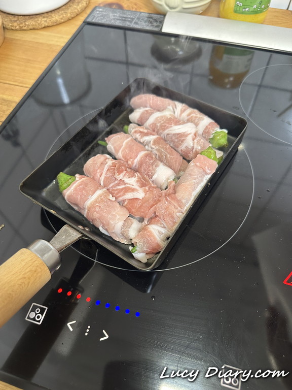 三菱ユーロスタイルIHで卵焼き器で肉巻き。