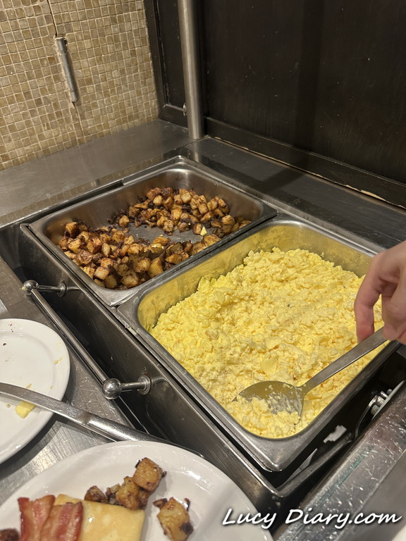 ホテルでの朝食