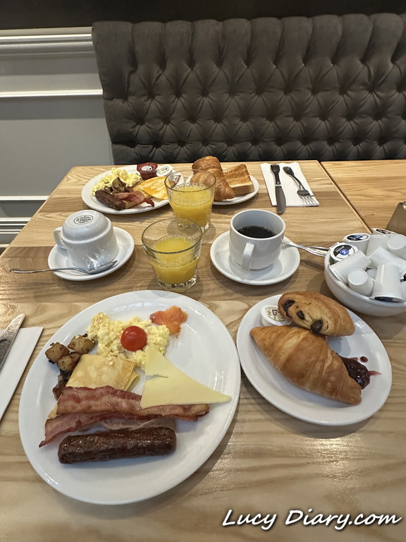 長女ちゃんと朝食